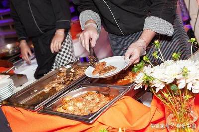 “小藍鯨”連鎖餐飲品牌營銷戰略的啟示與歌舞活動實踐